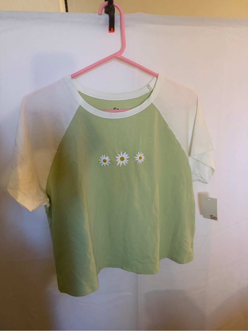 So® Junior Green Daisy Raglan Tee